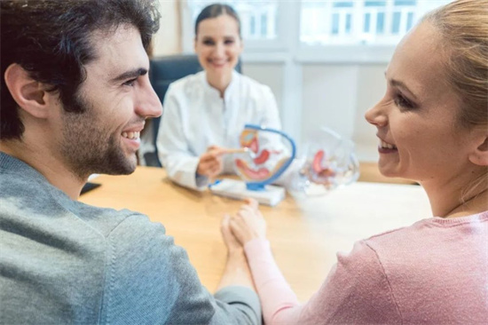 什么是试管微刺激方案？与传统促排方案的五大核心区别解析